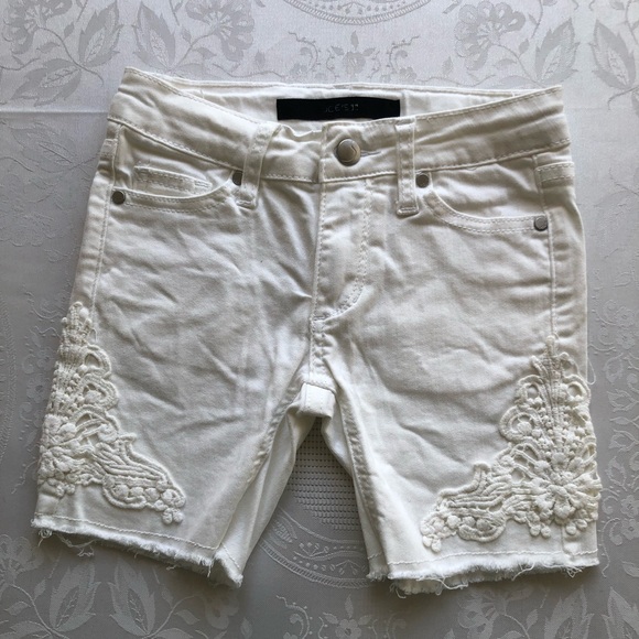 Joe’s White Embroidered Denim Jeans Bermuda Shorts Gurls Size 6 Elastic Waist - Picture 1 of 14